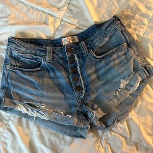 Denim distressed shorts